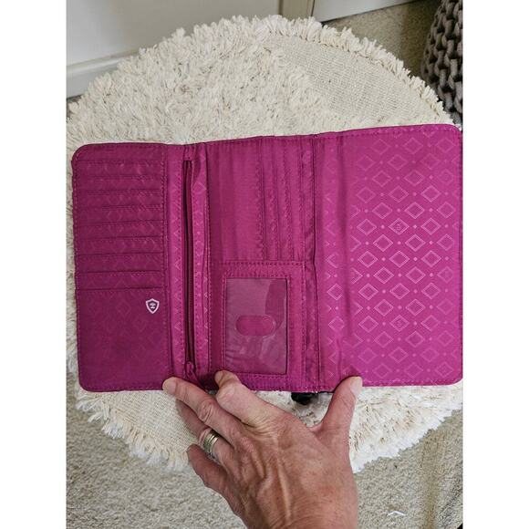 Vera Bradley RFID 3-in-1 Kauai Floral Cross-body Tri-Fold Wallet NWOT - Picture 4 of 8